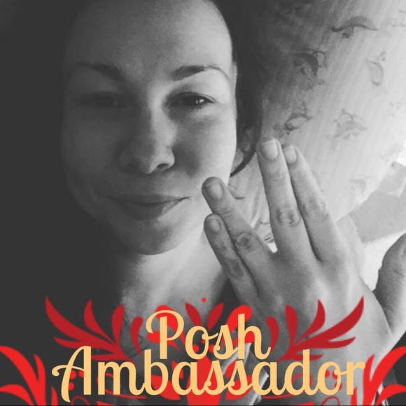 Meet your Posh Ambassador, Cait - Picture 1 of 2